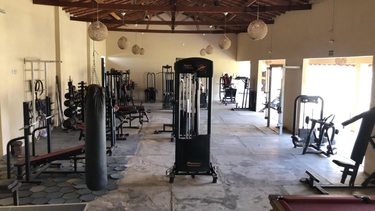 Área coberta de treino na unidade Capela do Alto