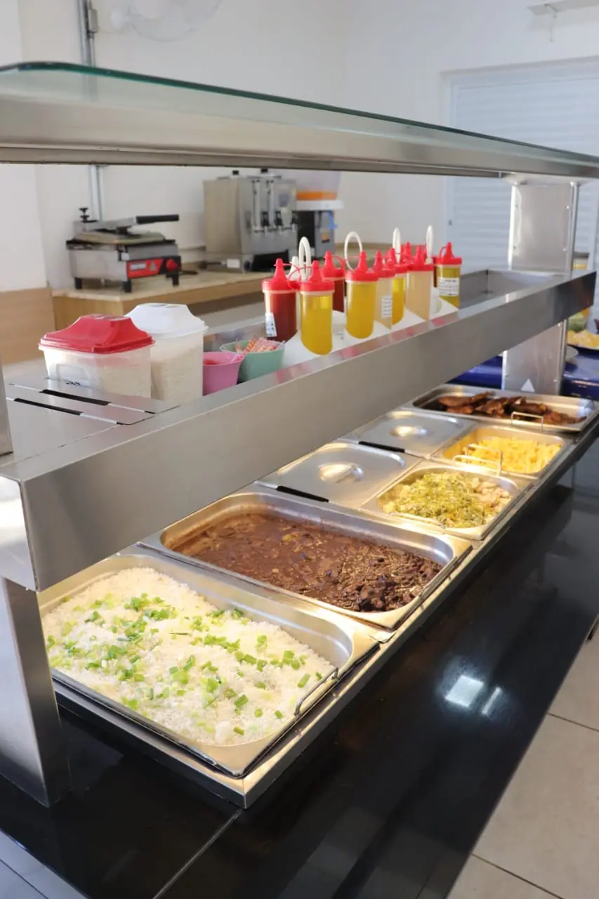 Buffet quente do almoço na unidade São Roque